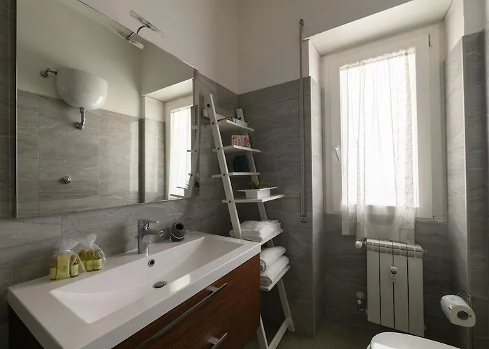 Apartment Banksy Inspired - Colli Albani Rom