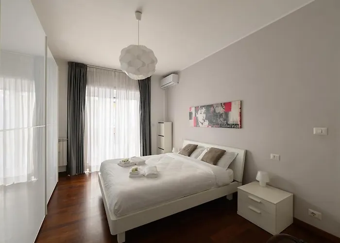 Banksy Inspired - Colli Albani Apartment