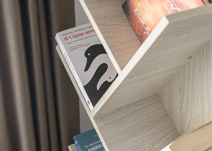 Apartment Banksy Inspired - Colli Albani Rom